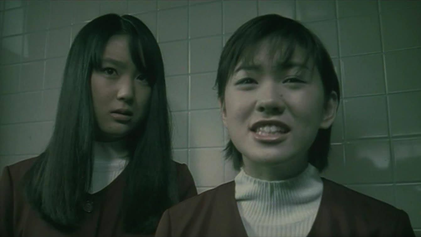 Uzumaki (2000) – Vòng Xoắn Ốc